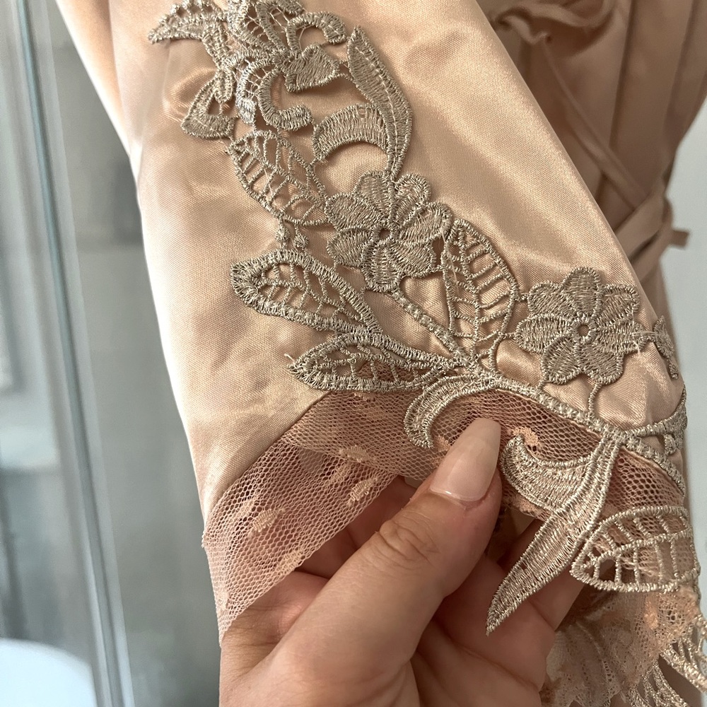 NWT Flora long house robe